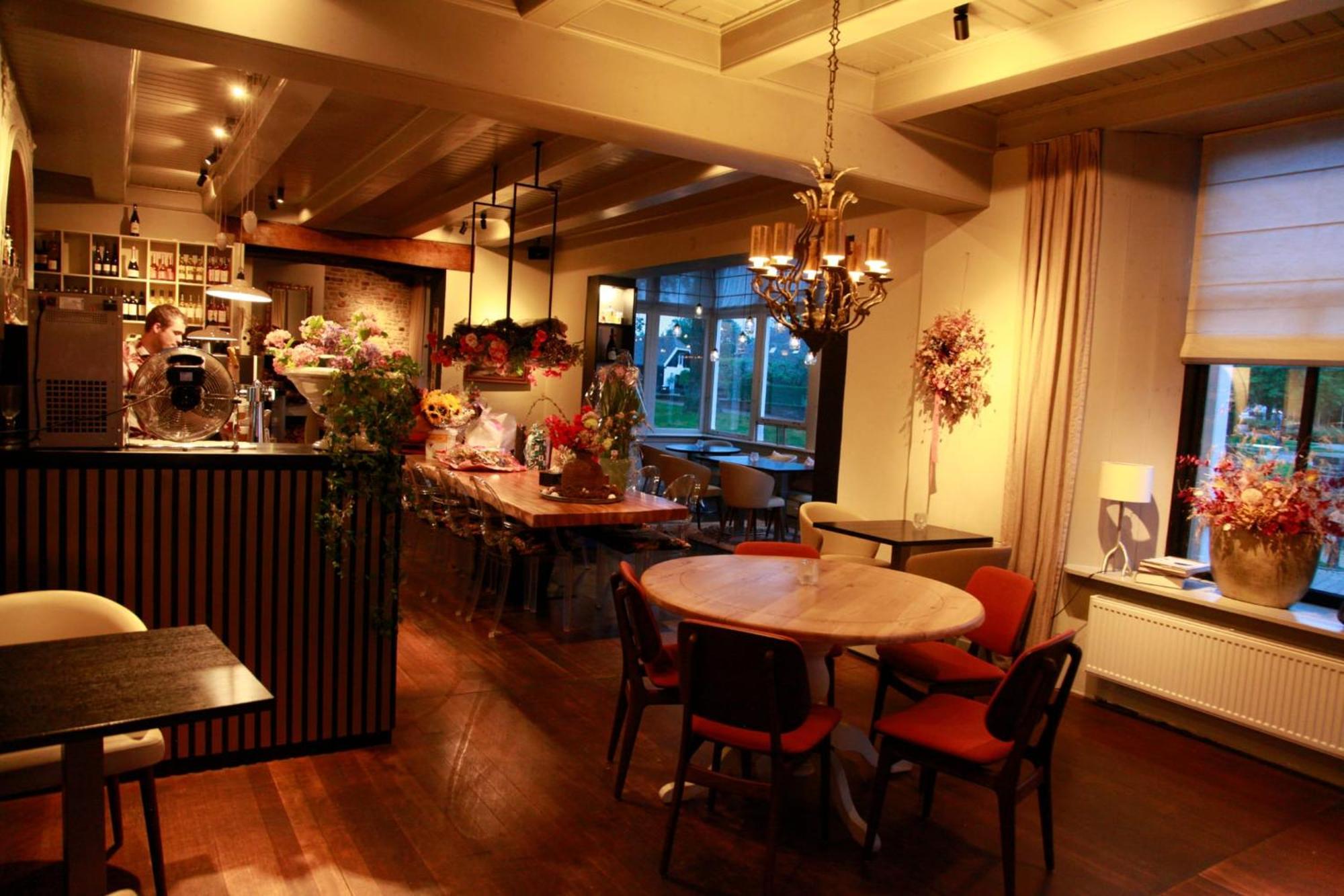 Hotel En Restaurant Della Contessa Buren  المظهر الخارجي الصورة